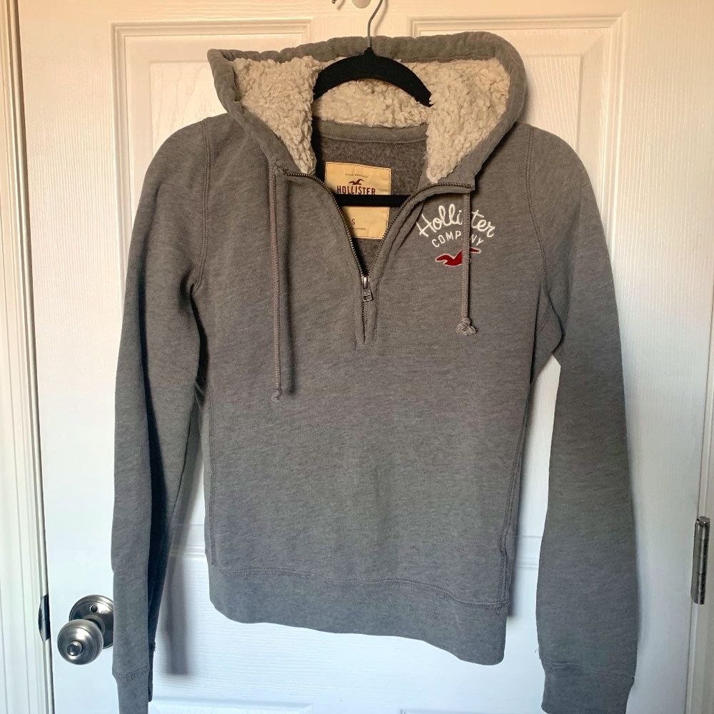 Hollister - Hooded Half Zipped Jacket